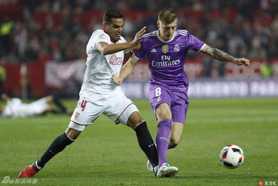 最能拿球的克罗斯被齐达内自己换下了场