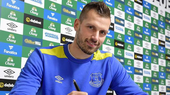 埃弗顿签下施奈德林增强即战力