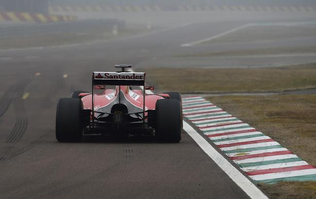 法拉利预备车手Antonio Giovinazzi在费奥拉诺赛道驾驶SF-15测试2017F1轮胎