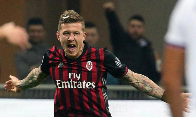 库茨卡庆祝进球