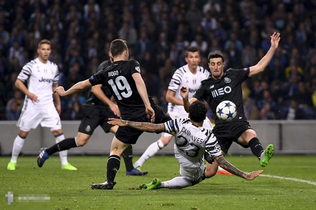 阿尔维斯破门瞬间