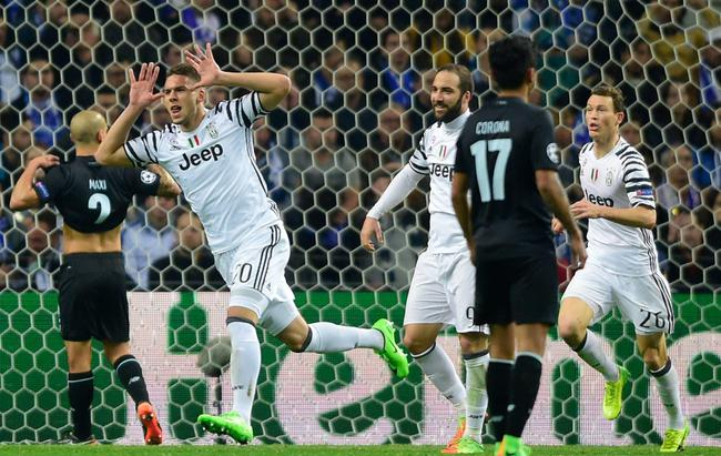 皮亚察庆祝处子球