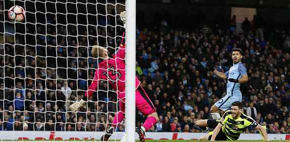 阿圭罗梅开二度