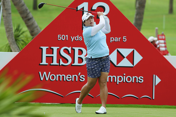 冯珊珊交出零柏忌的一轮并列第13位