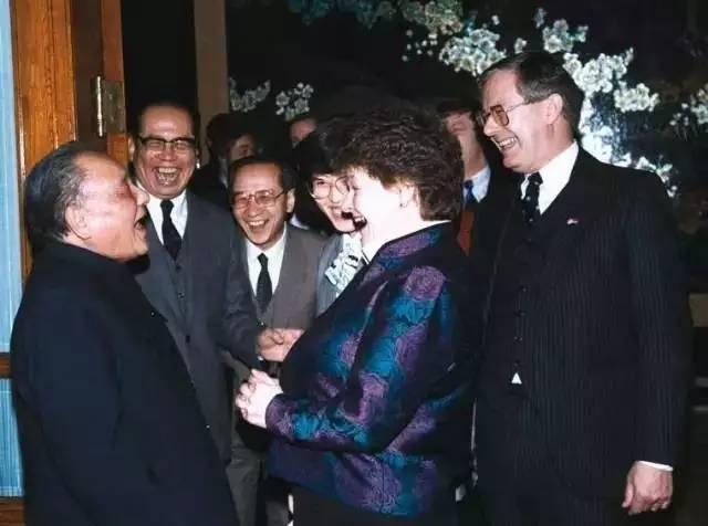 傅莹误译引发邓小平开怀大笑