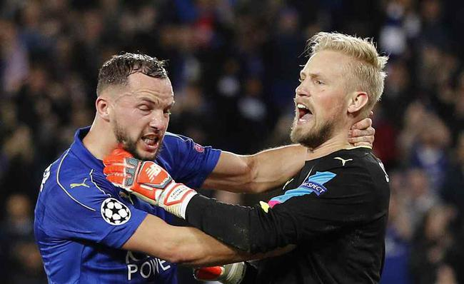 舒梅切尔成为首位在两回合均救出点球的门将