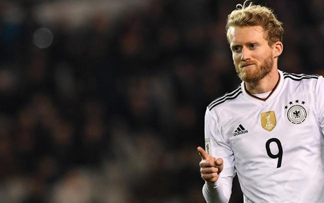 许尔勒庆祝进球