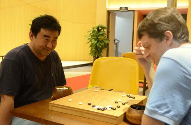 柏老师跟教授下了盘围棋
