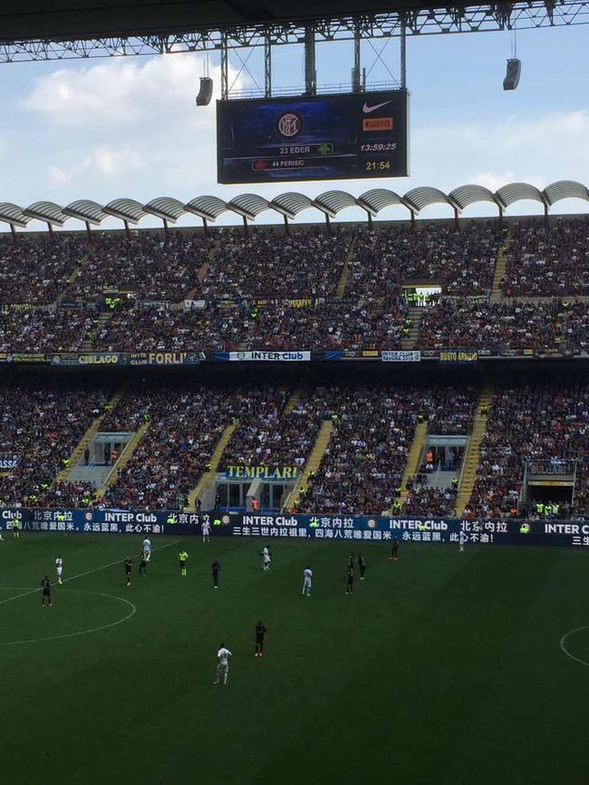 现场随处可见汉字