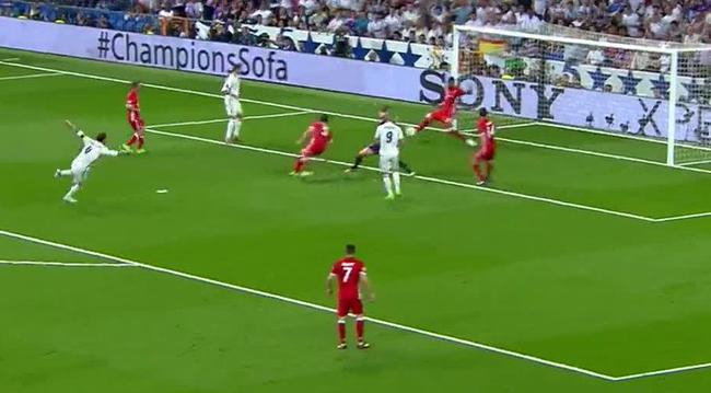 博阿滕破坏拉莫斯射门