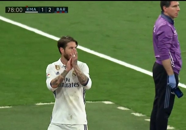 疑似朝裁判鼓掌