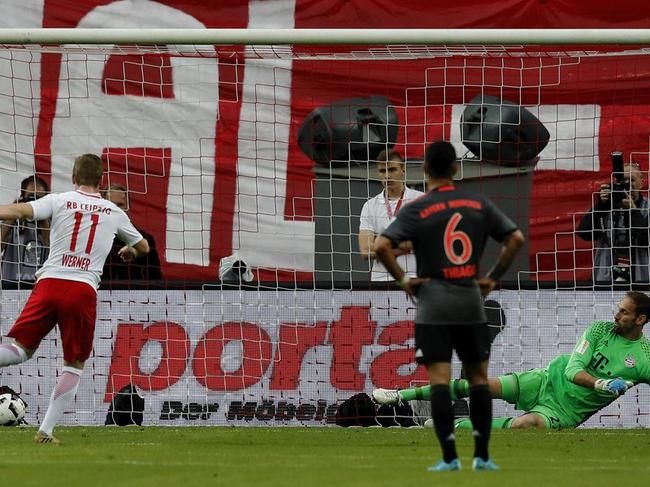 韦尔纳点球破门