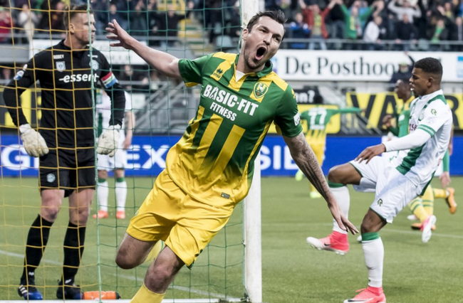 海牙神奇提前两轮保级