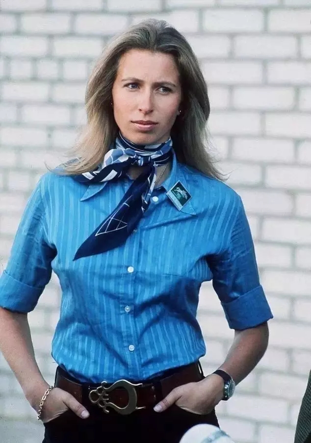 想起了那句“朕就是这样汉子”，哈哈