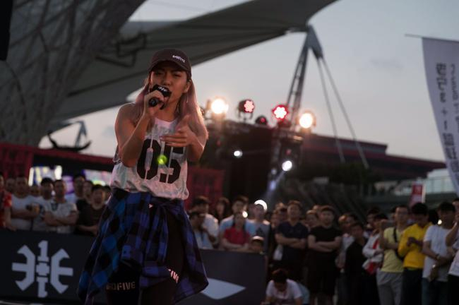 孙旭与叶子现场献唱