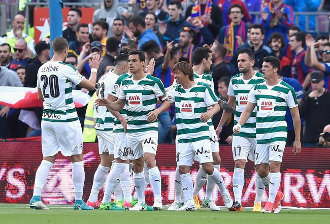 埃瓦尔庆祝进球