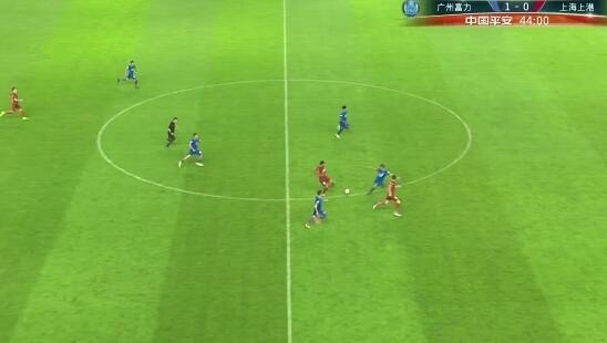 胡尔克反击传球瞬间