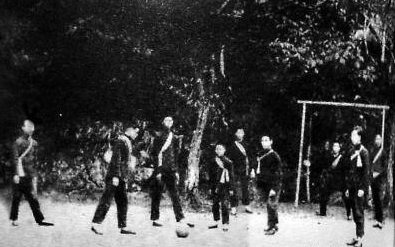 19世纪末足球运动由香港传入广东