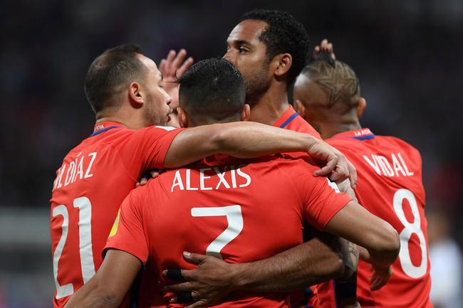 桑切斯庆祝进球