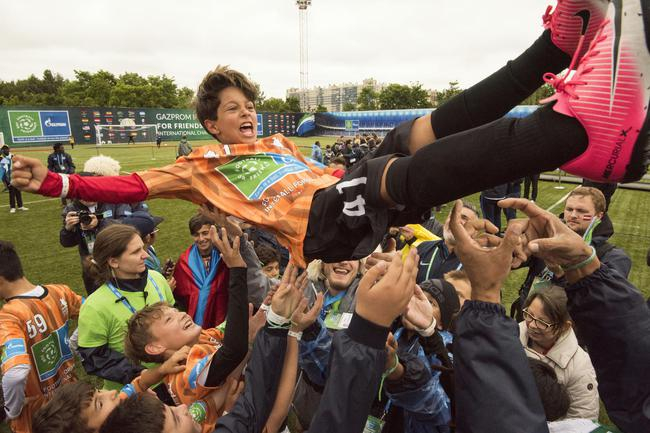 小球员乐在其中