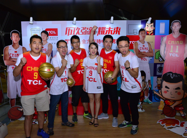 中国男篮国家队主赞助商TCL环廊