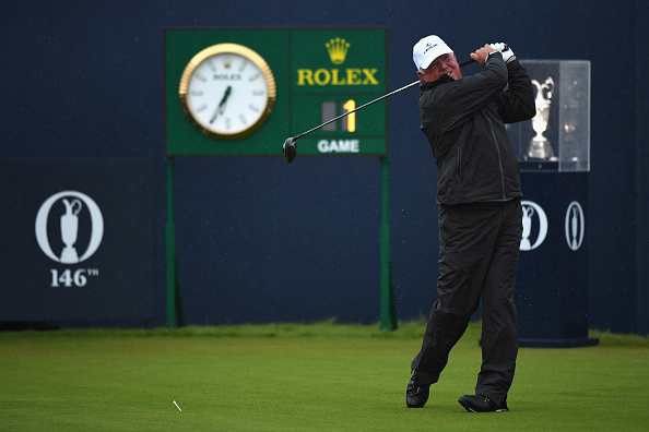 欧米拉开出本届英国公开赛的第一杆