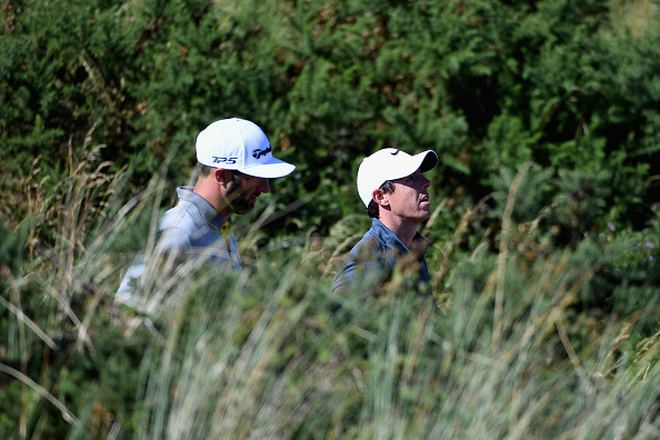 达斯汀-约翰逊与麦克罗伊同组