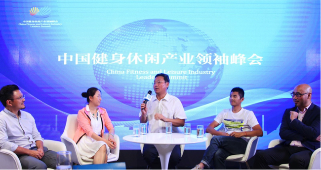 　　中国体育报业总社副社长、华奥星空董事长王平，启邦文化董事长张子辉，EPTC创始人胡圣杭，体操奥运冠军邢傲伟，奥运竞走冠军王丽萍参加圆桌论坛。