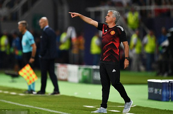 穆里尼奥迎战老东家