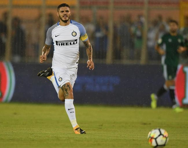 伊卡尔迪庆祝进球