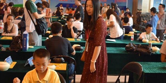 大会志愿者:付出汗水收获幸福_手机新浪网