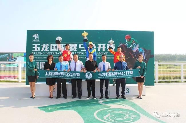 本场比赛颁奖嘉宾为山西中奥集团董事长：刘宪