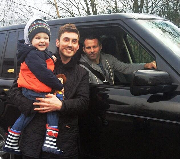 当年的小球迷都有娃了，吉格斯还在踢