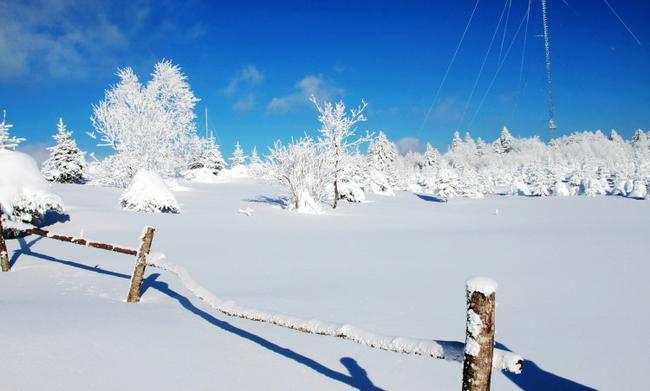 银装素裹，宛若童话世界中的冰雪王国——吉林延边和龙老岭雪景风光