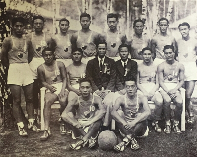 1936年，董守义带领中国男篮参加柏林奥运会