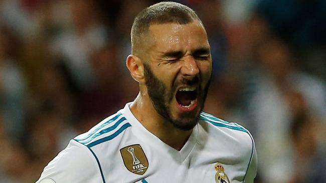 本泽马屡屡错过机会