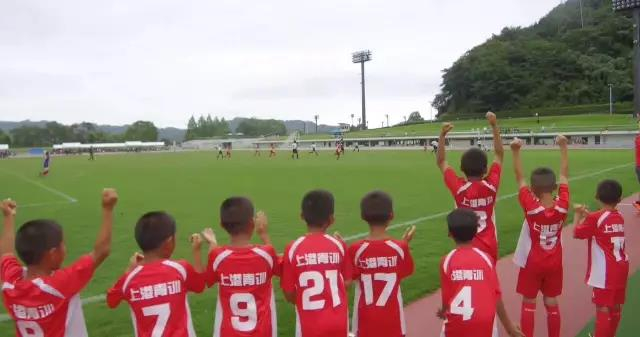 虽然城市面积比不上其他省，但上海的足球青训，却像雨后春笋般冒出。