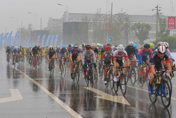 连续举行国际自行车赛事