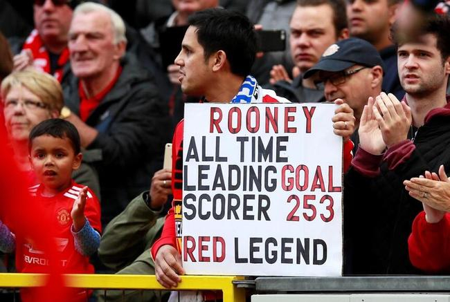 曼联球迷永远记得鲁尼的功绩