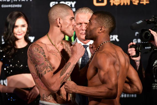 西蒙-马库斯 VS 亚历克斯-佩雷拉