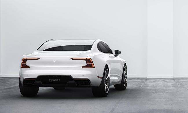 Polestar 1拥有600马力的最大功率和1000牛·米的峰值扭矩，在纯电动模式下能够行驶150公里