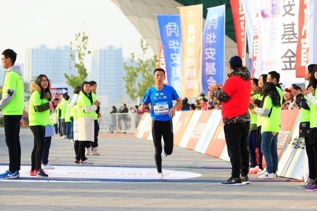 [大众男子组冠军---李佳乐]