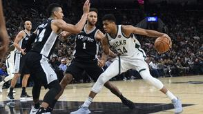 十佳球：滑翔劈扣