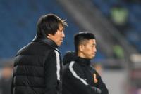 袁甲:之前和李铁密切合作的教练和经纪人也失联