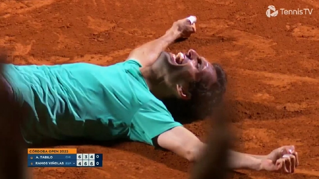 老将拉莫斯苦战逆转夺生涯第4冠