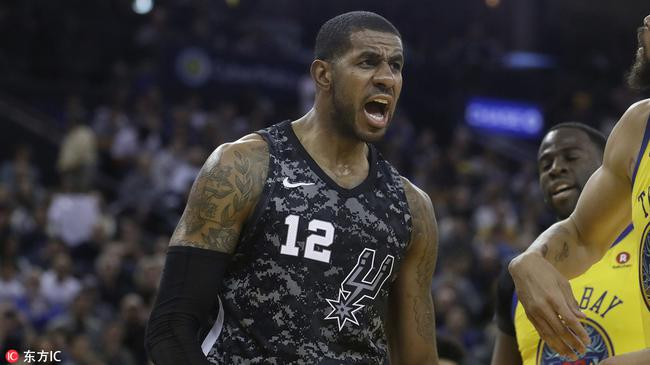 都闪开，枪牌要出来带队了！