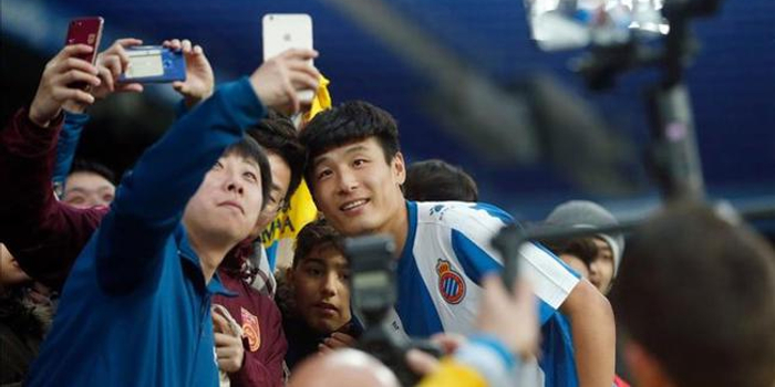 只用2周!武磊球衣销量全队第1 为他出中文版球衣