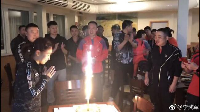 世乒赛前刘诗雯在奥利地过生日