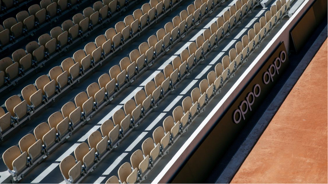 今年的温网、法网OPPO作为全球高级合作伙伴分别亮相，图为OPPO Reno10倍变焦版拍摄
