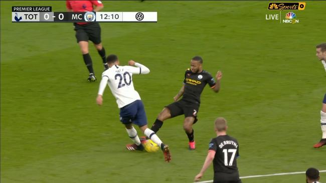 镜头清晰的记录了这一幕